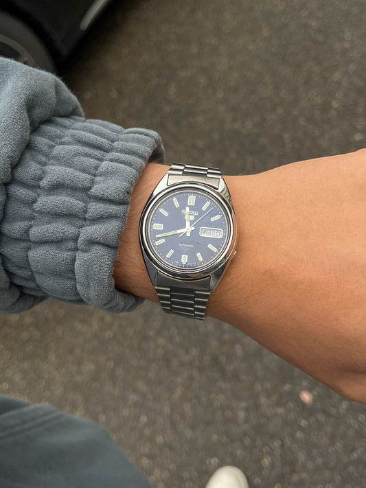 Seiko 5 Automatik SNXS77 – Herren Uhr, Edelstahl 37mm, Blaues Sonnenschliff-Zifferblatt, Vintage