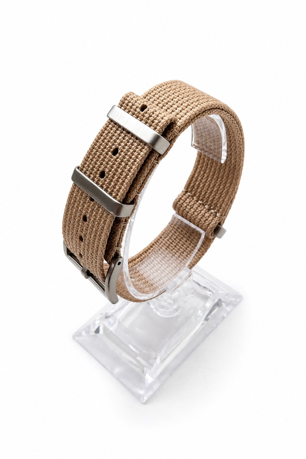 NATO Uhrenarmband Beige Sandstorm am Handgelenk Stahlmann